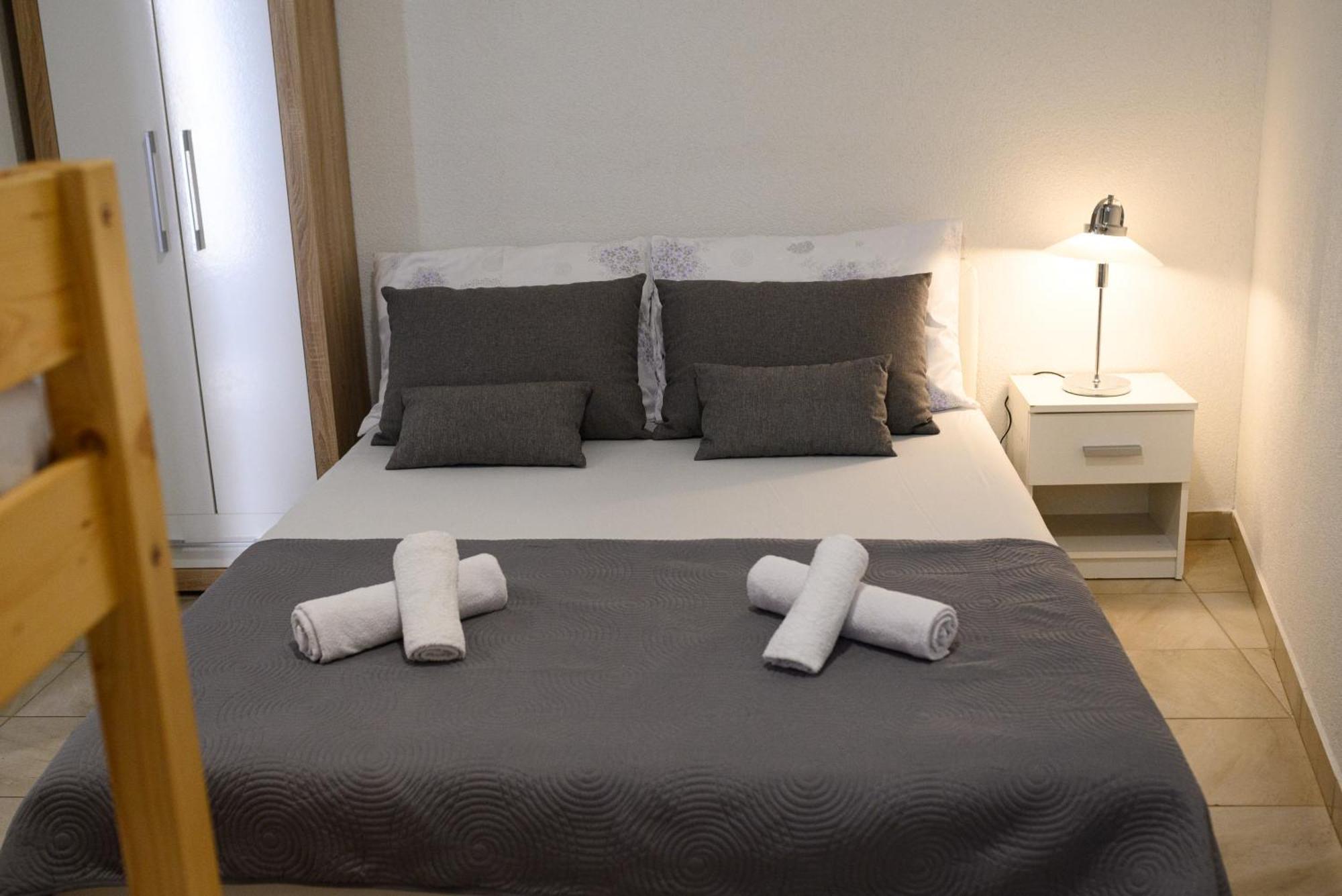 Apartments Coric Trogir Eksteriør billede