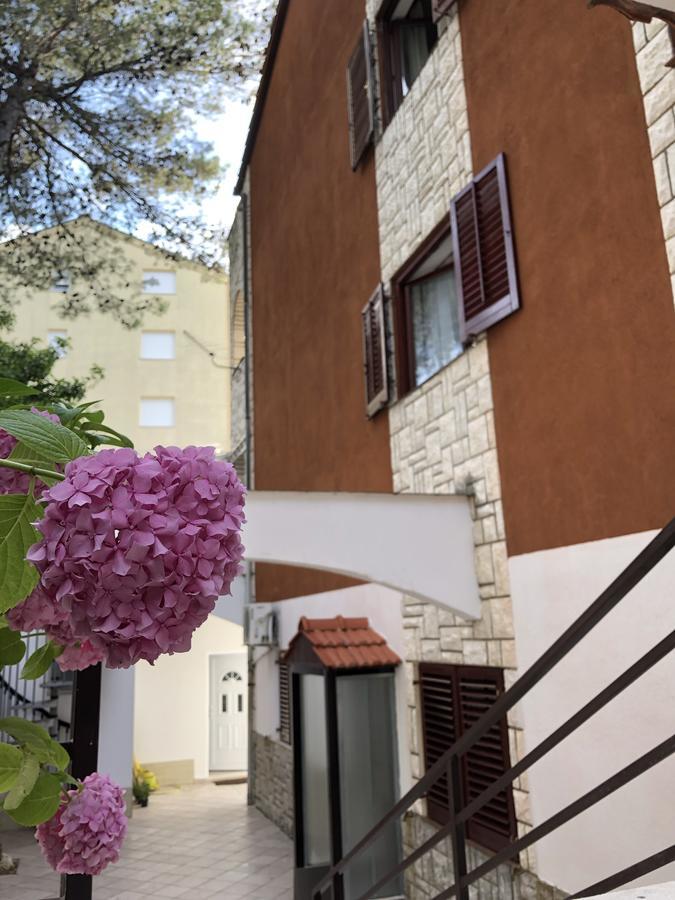 Apartments Coric Trogir Eksteriør billede